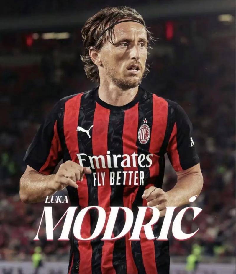 镜报：曼联100英镑开放球迷参观卡灵顿新基地，可进入更衣室